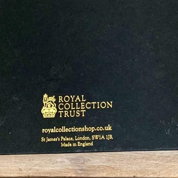 Exquisite Spoon Collection from Buckingham Palace - Picture 5 of 5